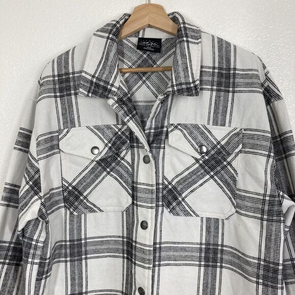 HFX Jacket Women's Medium White Black Plaid Button Up Flannel Shirt Shacket - Picture 2 of 15